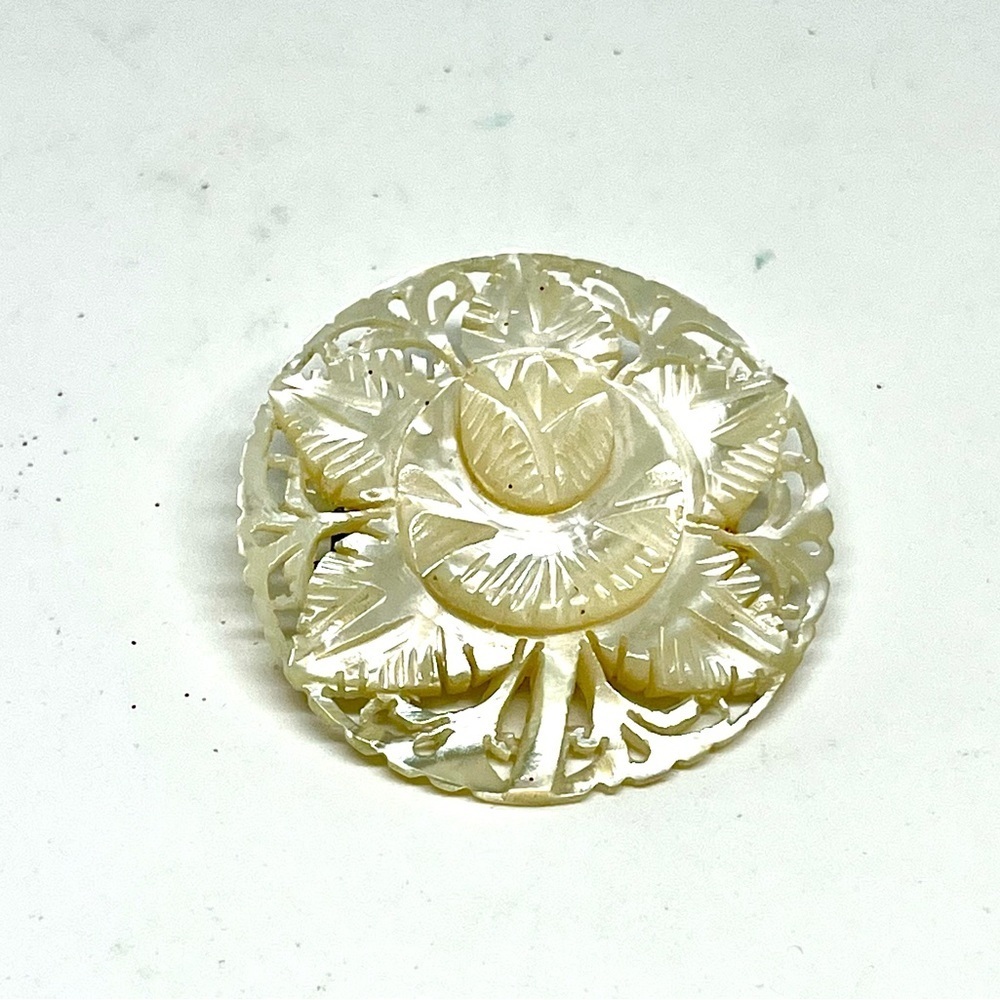 Vintage Mother of Pearl Floral Brooch